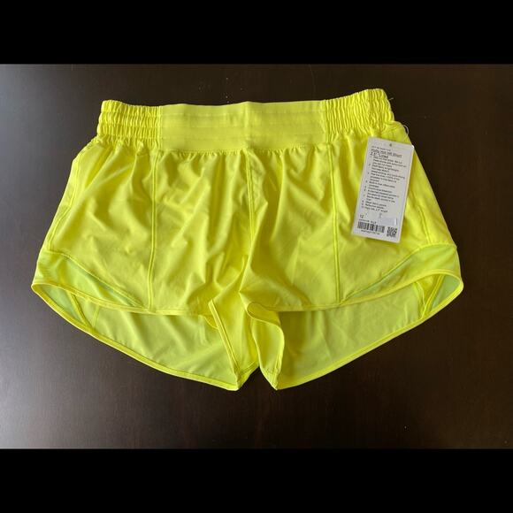 NWT Lululemon Hotty Hot HR Short 2.5" ELLE Sz 12 - Picture 1 of 6